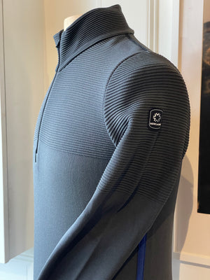 Man T-Neck