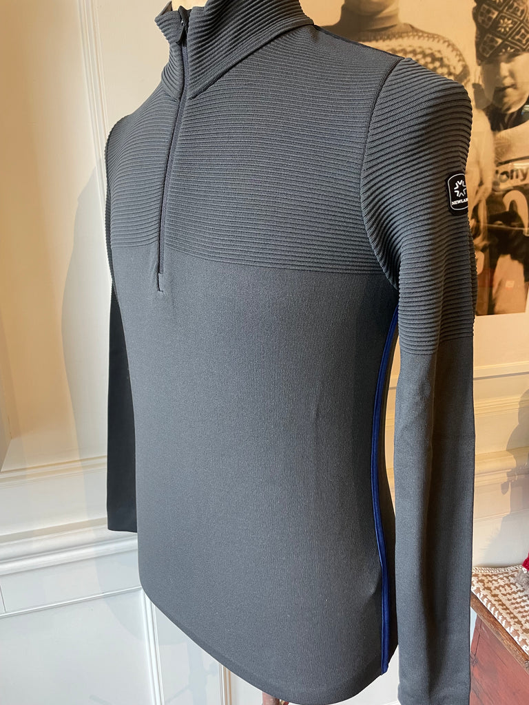 Man T-Neck