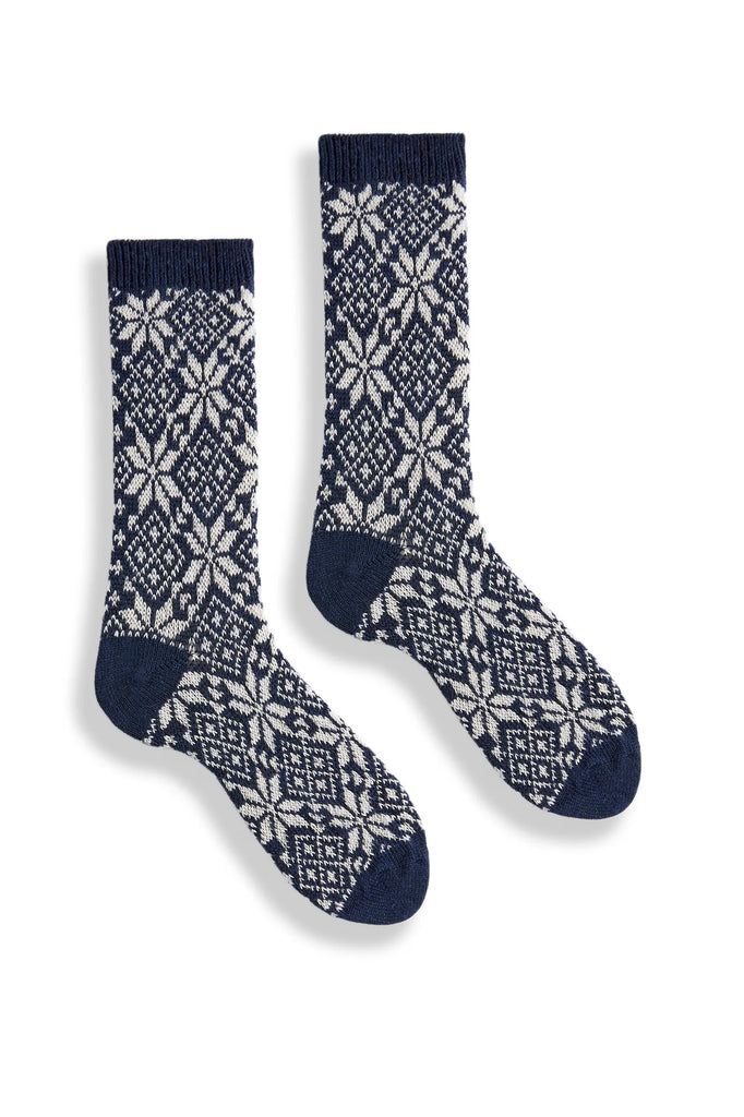 Lisa b. Womens Snowflake Crew Socks